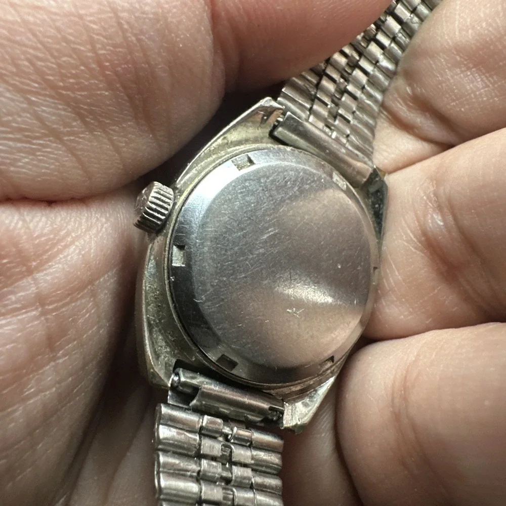 Works Vintage Cornavin Ladies 21 jewels ShockProof Swiss Manual wind 26mm Fit‎ 6